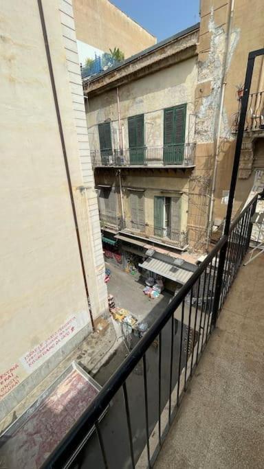Caza' Capo 40Mq Nel Centro Di Palermoアパートメント エクステリア 写真